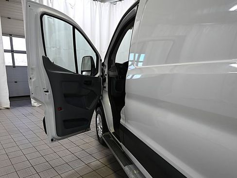Used 2019 Ford Transit 250 130 Low Roof w/ Exterior Upgrade Package RWD image 17