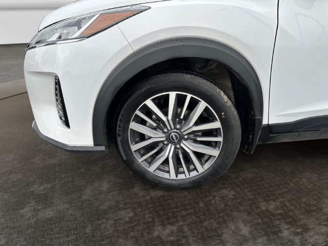 Certified 2024 Nissan Kicks SV w/ Interior Electronics Package FWD image 11