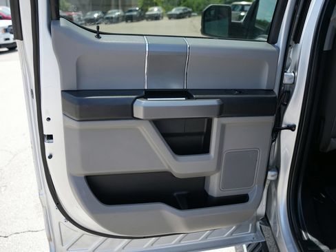Used 2019 Ford F150 XLT w/ Equipment Group 302A Luxury AWD/4WD image 19