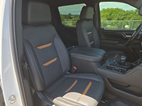 Used 2024 GMC Sierra 1500 AT4 w/ AT4 Premium Package image 28