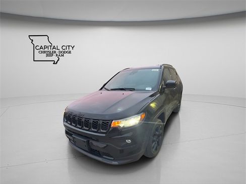 New 2026 Jeep Compass Latitude image 4