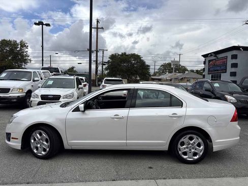 Used 2010 Ford Fusion SE FWD image 2