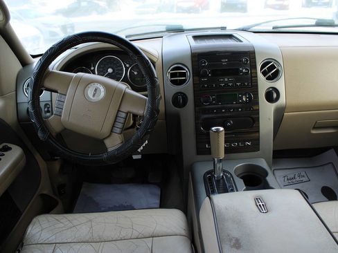 Used 2007 Lincoln Mark LT 4x4 image 10