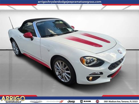 Used 2018 FIAT 124 Spider Lusso w/ Convenience Group image 1