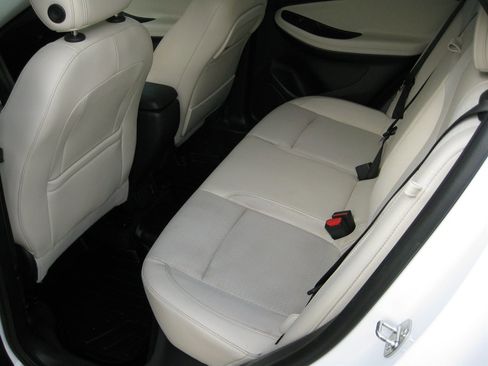 Used 2020 Buick Encore GX Select image 25