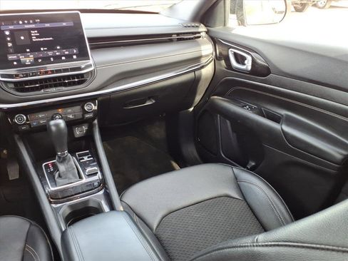 Used 2024 Jeep Compass Latitude w/ Altitude Special Edition image 16