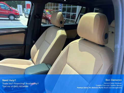 Used 2023 Volkswagen Tiguan SE AWD/4WD image 10