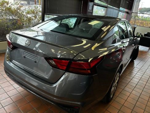 Used 2024 Nissan Altima 2.5 S FWD image 7