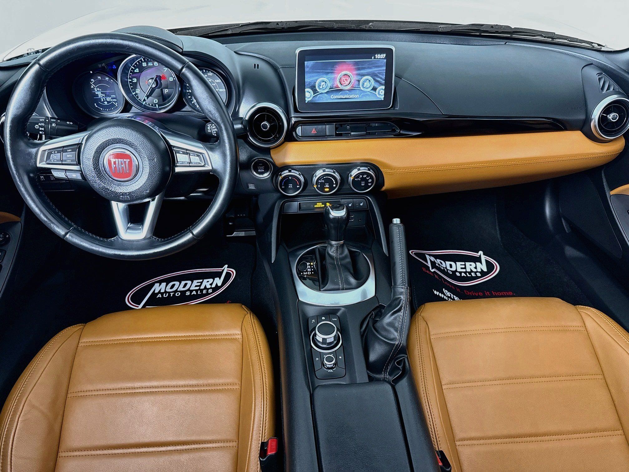 Used 2018 FIAT 124 Spider Lusso w/ Navigation & Sound Group RWD image 25