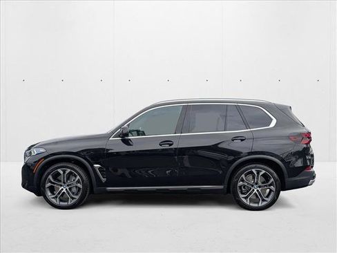 Used 2026 BMW X5 xDrive50e image 9