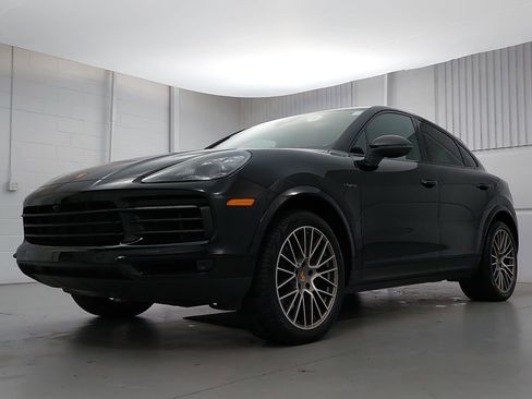 Used 2022 Porsche Cayenne E-Hybrid Coupe image 1