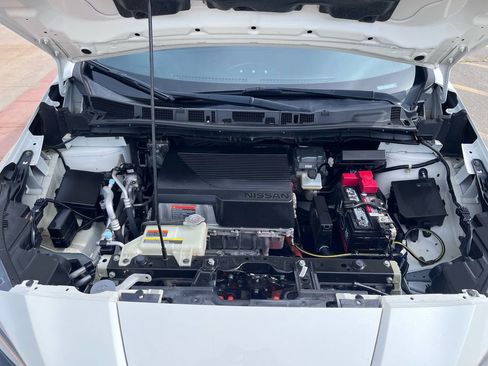 Used 2019 Nissan Leaf SL w/ SL Technology Package FWD image 29