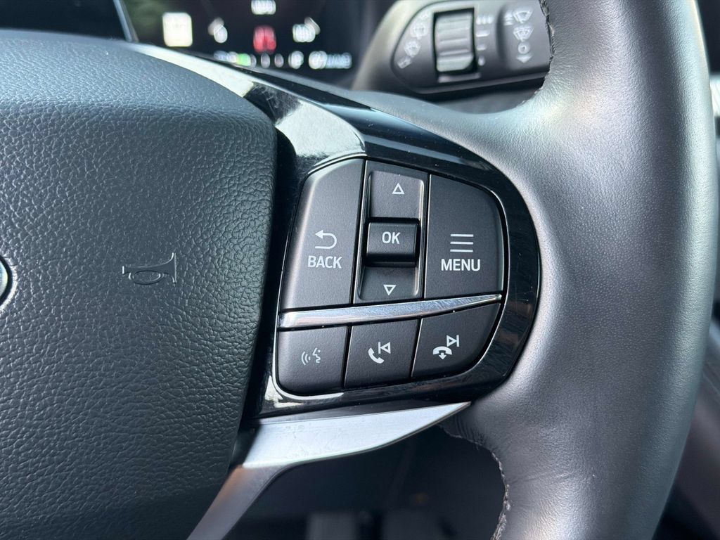 Used 2025 Ford Explorer Platinum w/ LUX Leather Package AWD/4WD image 29