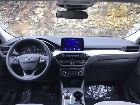 Used 2022 Ford Escape SE image 12