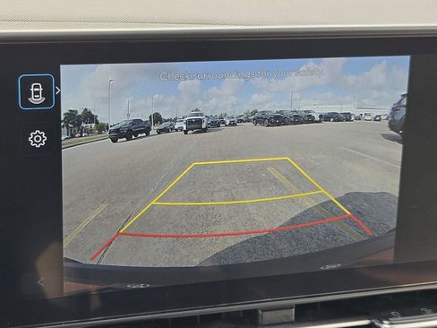 Used 2025 Hyundai Kona SEL FWD image 18