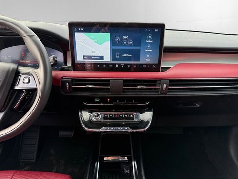 Used 2024 Lincoln Corsair Reserve w/ Equipment Group 201A image 11