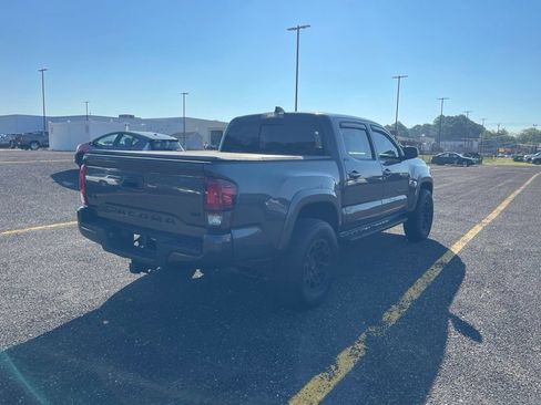 Used 2023 Toyota Tacoma SR5 AWD/4WD image 5