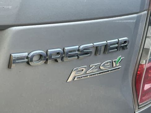 Used 2015 Subaru Forester 2.5i Premium w/ All-Weather Package AWD/4WD image 17