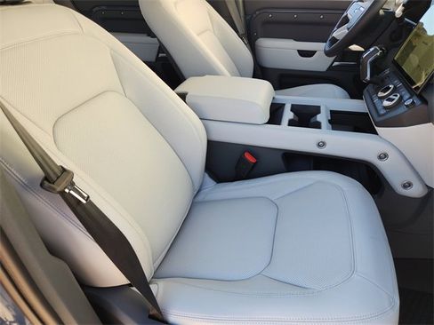 Used 2026 Land Rover Defender 110 S image 10