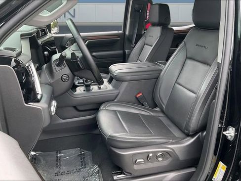 Used 2024 GMC Sierra 1500 Denali w/ Technology Package AWD/4WD image 21