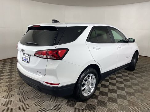 Used 2024 Chevrolet Equinox LS w/ LS Convenience Package image 19