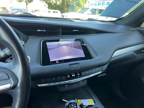 Used 2023 Cadillac XT4 Premium Luxury FWD image 19