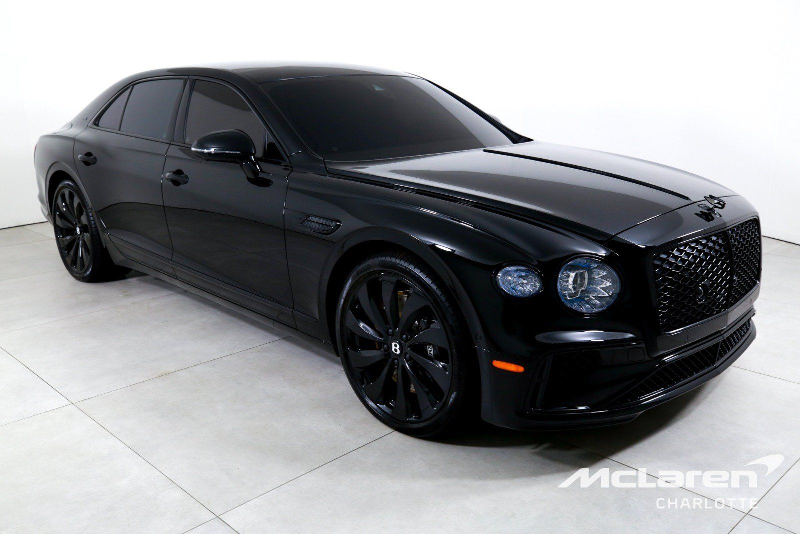 Used 2025 Bentley Flying Spur Plug-In Hybrid AWD/4WD image 3