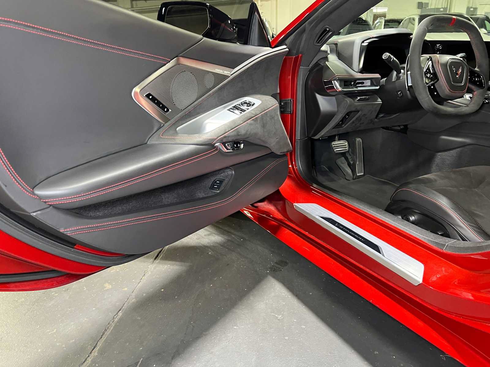 Used 2021 Chevrolet Corvette Stingray Premium Cpe w/ Z51 Performance Package RWD image 17