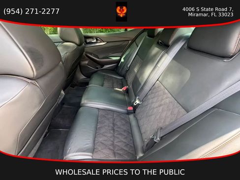 Used 2020 Nissan Maxima SR w/ Sport Mat Group FWD image 16