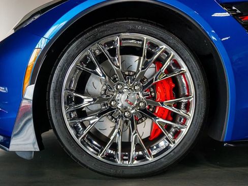 Used 2015 Chevrolet Corvette Z06 w/ 3LZ Preferred Equipment Group RWD image 38