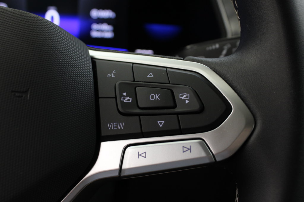 Certified 2022 Volkswagen Tiguan SE FWD image 25