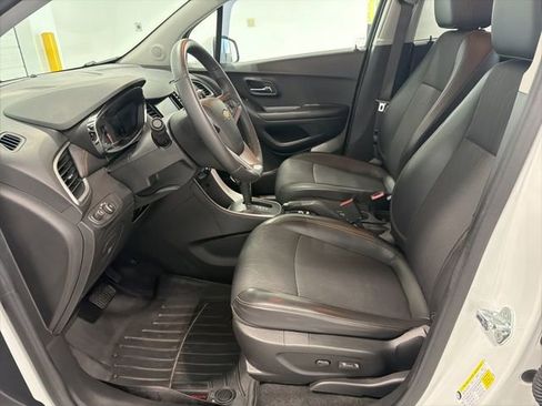 Used 2022 Chevrolet Trax LT w/ Driver Confidence Package image 10