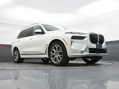 Used 2023 BMW X7 xDrive40i w/ Premium Package image 33