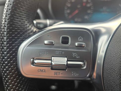 Used 2022 Mercedes-Benz GLC 300 4MATIC image 34