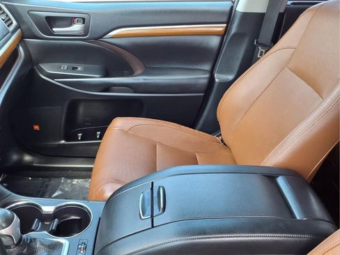 Used 2019 Toyota Highlander Limited Platinum w/ Protection Package #3 AWD/4WD image 16