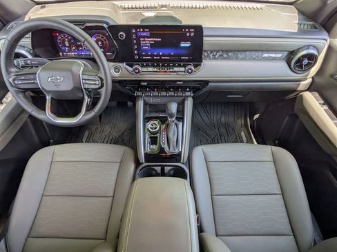 Used 2024 Chevrolet Colorado ZR2 w/ ZR2 Convenience Package III image 16