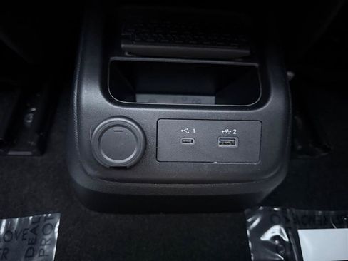 Used 2024 Nissan Ariya AWD image 22