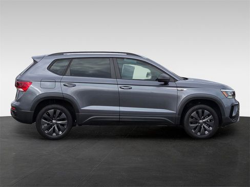 Used 2023 Volkswagen Taos S image 7