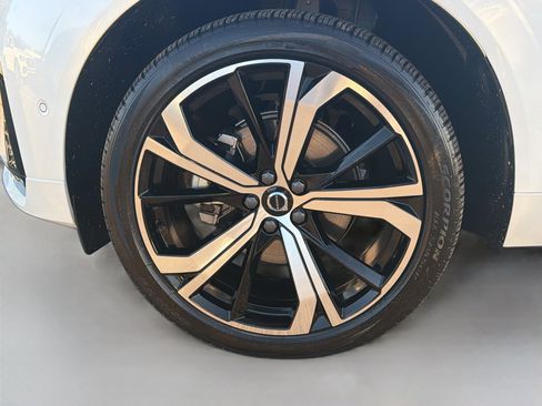 Used 2025 Volvo XC60 B5 Ultra w/ Climate Package image 42