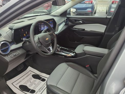 Certified 2024 Chevrolet Trax LT w/ Driver Confidence Package image 14