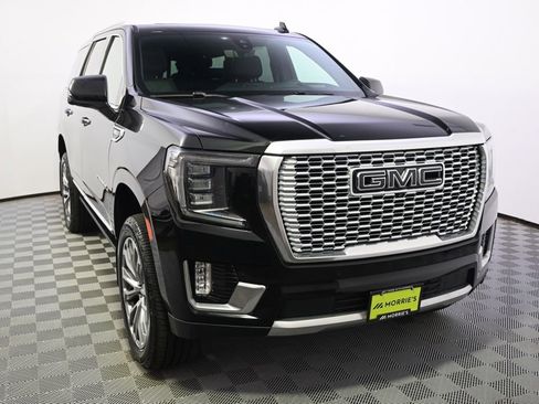 Used 2021 GMC Yukon Denali w/ Denali Premium Package image 9