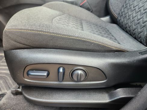 Used 2023 Chevrolet Equinox LT w/ LPO, Floor Liner Package AWD/4WD image 17