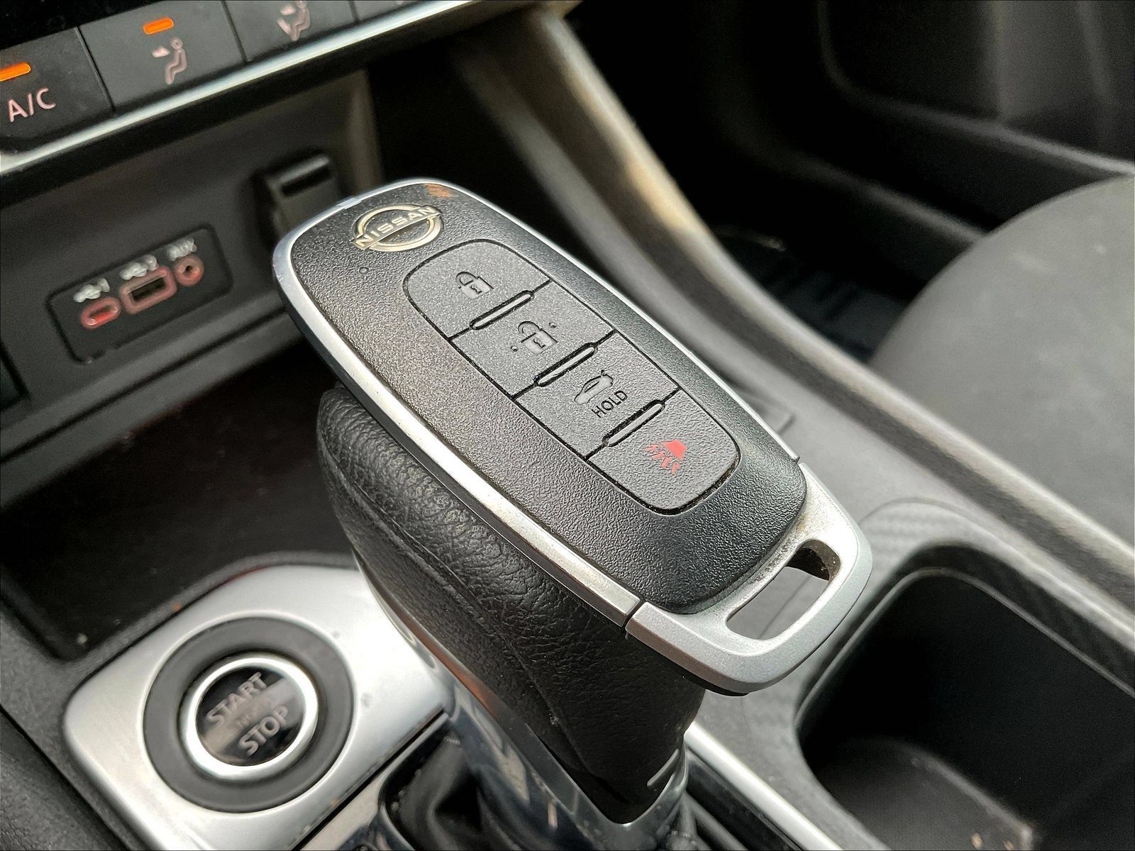 Certified 2024 Nissan Sentra SV FWD image 35