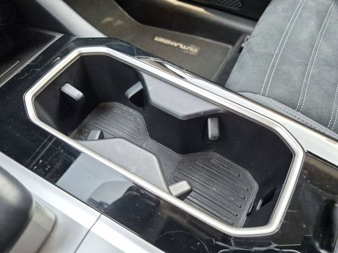 Used 2025 Mitsubishi Outlander SE AWD/4WD image 24
