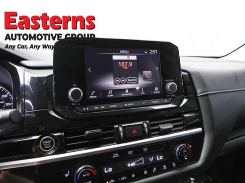 Used 2022 Nissan Pathfinder SV FWD image 19