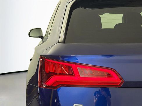 Used 2019 Audi Q5 2.0T Premium Plus w/ Premium Plus Package AWD/4WD image 16
