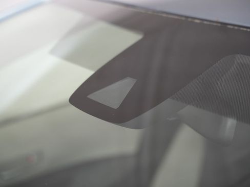 Used 2020 Toyota Corolla LE image 54