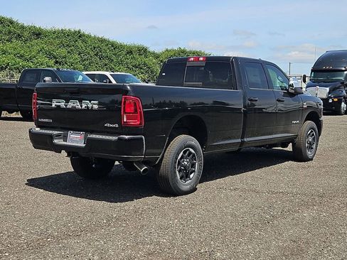New 2026 RAM 2500 Laramie AWD/4WD image 7