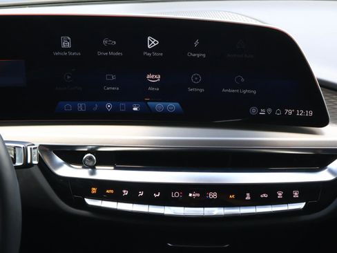 Used 2025 Cadillac Lyriq Luxury w/ LPO, Floor Liner Package image 14