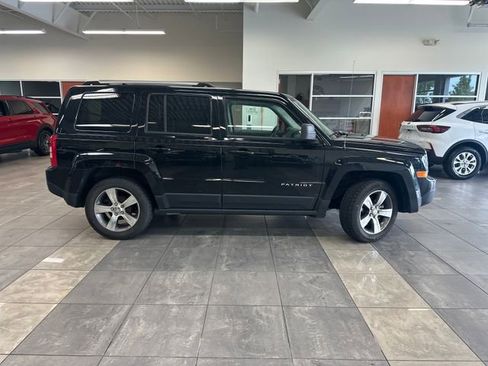 Used 2017 Jeep Patriot High Altitude FWD image 10